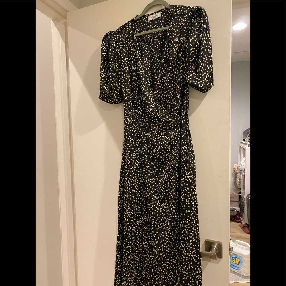 Puff sleeve wrap dress